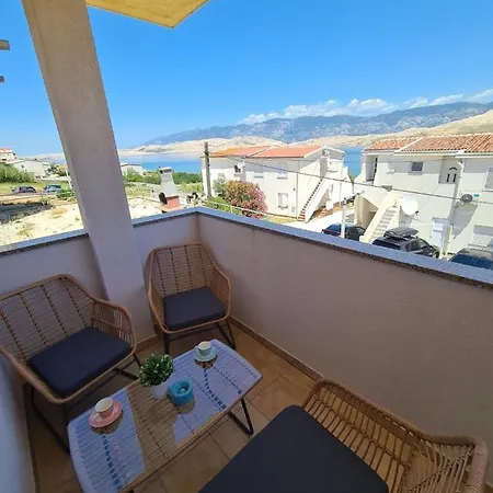 Blue Sky Apartment